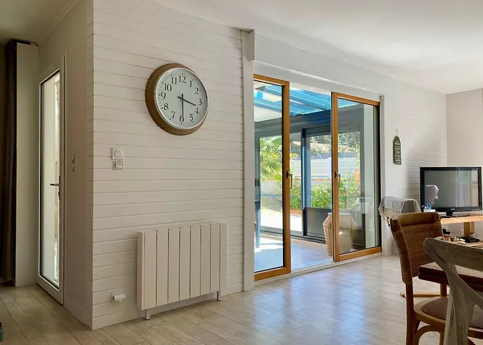 Maison Familiale Avec Piscine Privee A - Fr-1-336-136 *